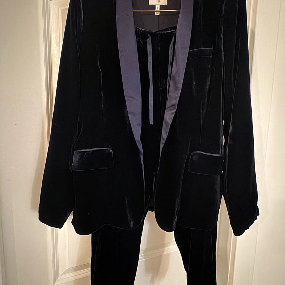 Joie Velvet and Satin Women's Blazer Pant set - Picture 3 of 13
